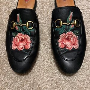 Gucci Mules black with rose